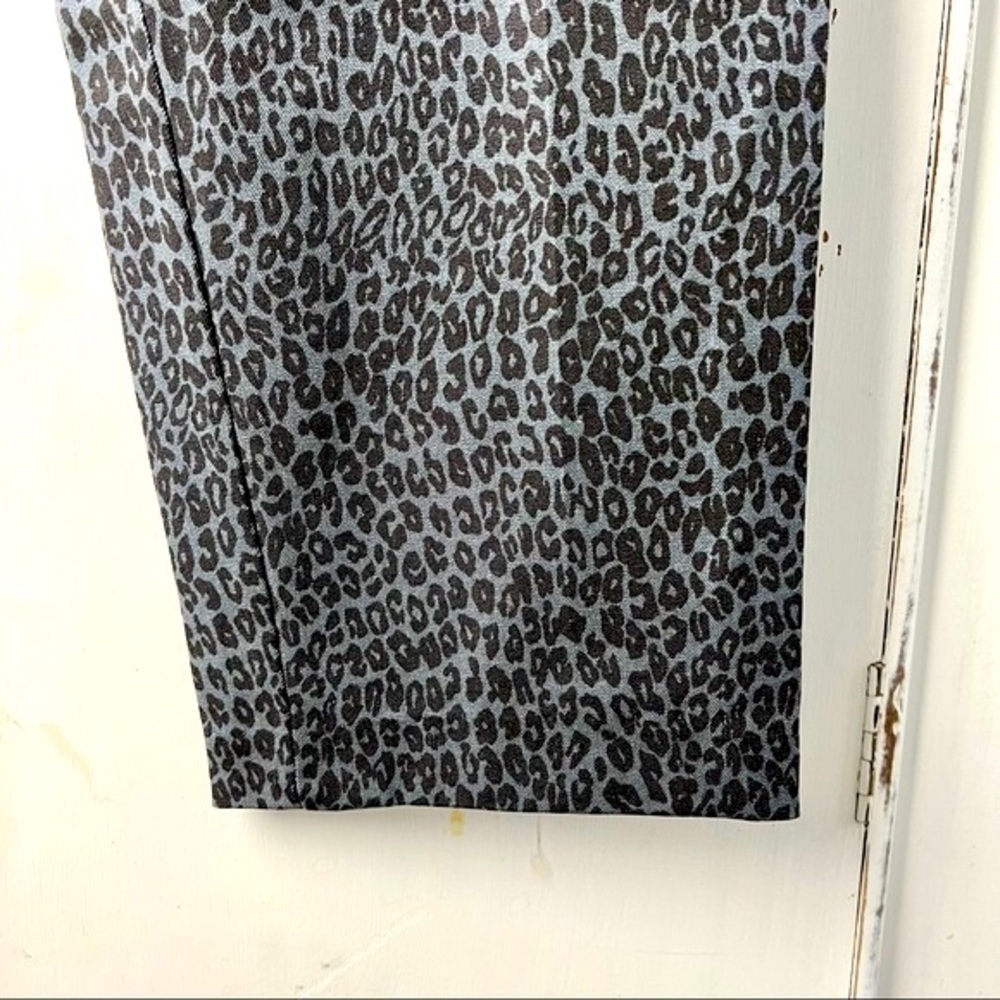 Time and Tru Gray Black Animal Leopard Print Comfort Cropped Pants NWT Plus Sz18 - Picture 5 of 16